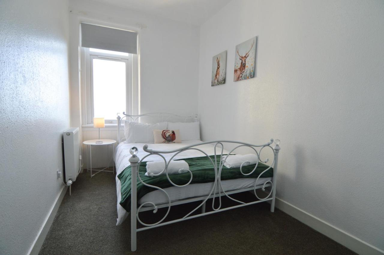 Apartment Two Bedroom Flat With Sea Views! *